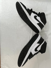 Load image into Gallery viewer, Air Jordan 1 Hi G Size 16