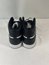 Load image into Gallery viewer, Air Jordan 1 Hi G Size 16
